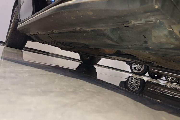 Used Mercedes-Benz GLE 2022 GLE 350 4MATIC Stylish Model Right Side Sill