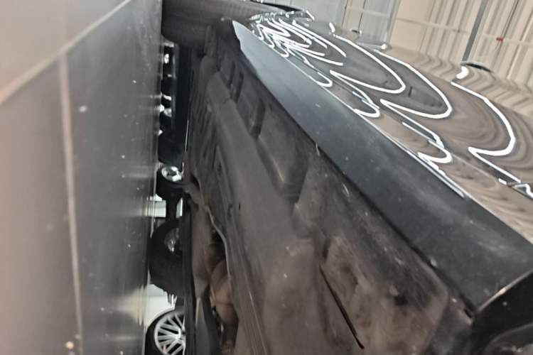 Used Mercedes-Benz GLE 2022 Facelifted GLE 350 4MATIC Fashion Edition Right Side Sill
