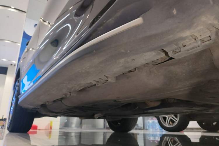 Used Mercedes-Benz GLE 2022 Refreshed GLE 350 4MATIC Dynamic Edition Right Side Sill