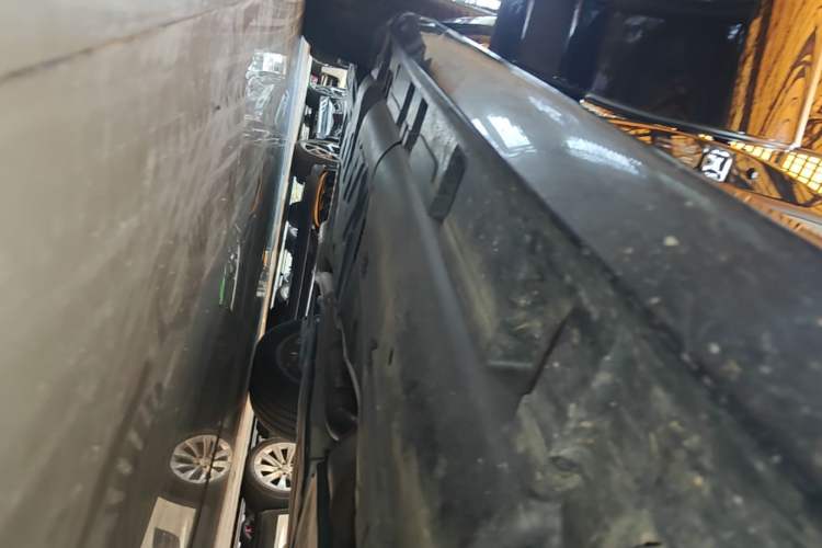 Used Mercedes-Benz GLE 2022 Facelifted GLE 350 4MATIC Fashion Edition Right Side Sill