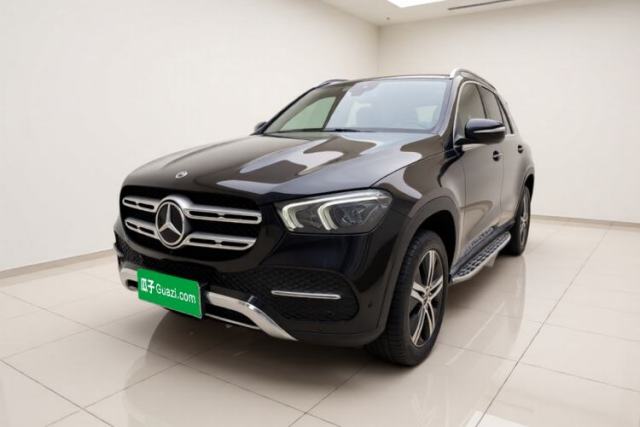 Ojetý Mercedes-Benz GLE 2022 Refreshed GLE 350 4MATIC Dynamic Edition