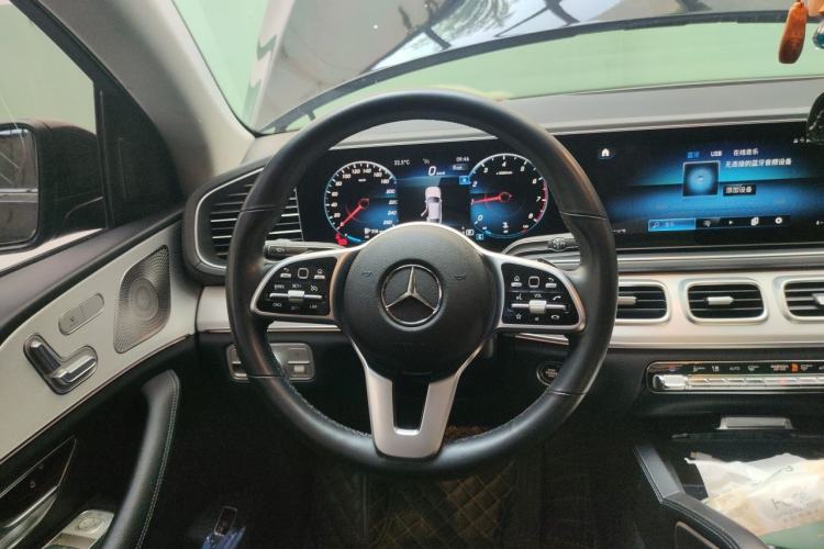 Used Mercedes-Benz GLE 2022 Refreshed GLE 350 4MATIC Coupe SUV Luxury Edition Steering Wheel