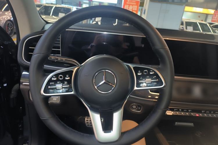 Used Mercedes-Benz GLE 2022 GLE 350 4MATIC Stylish Model Steering Wheel
