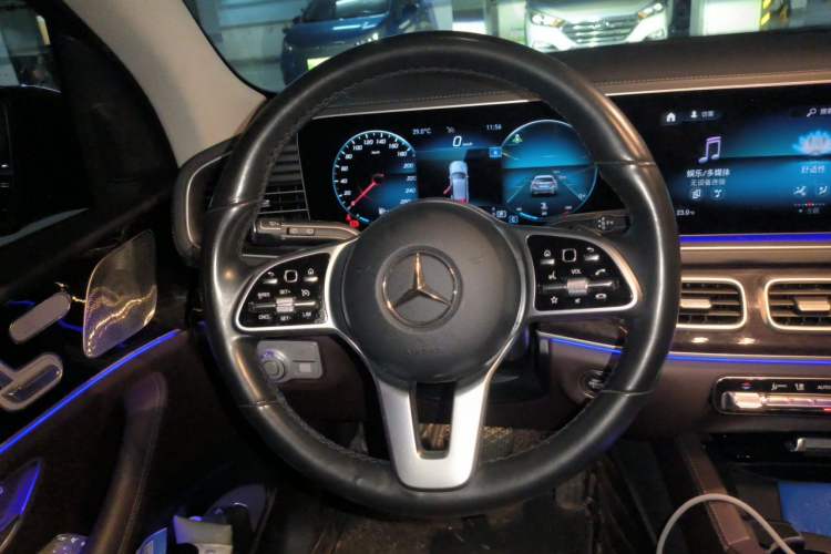 Used Mercedes-Benz GLE 2022 GLE 350 4MATIC Stylish Model Steering Wheel