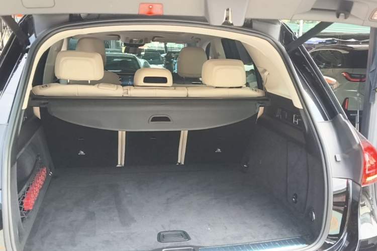 Used Mercedes-Benz GLE 2022 GLE 350 4MATIC Stylish Model Trunk