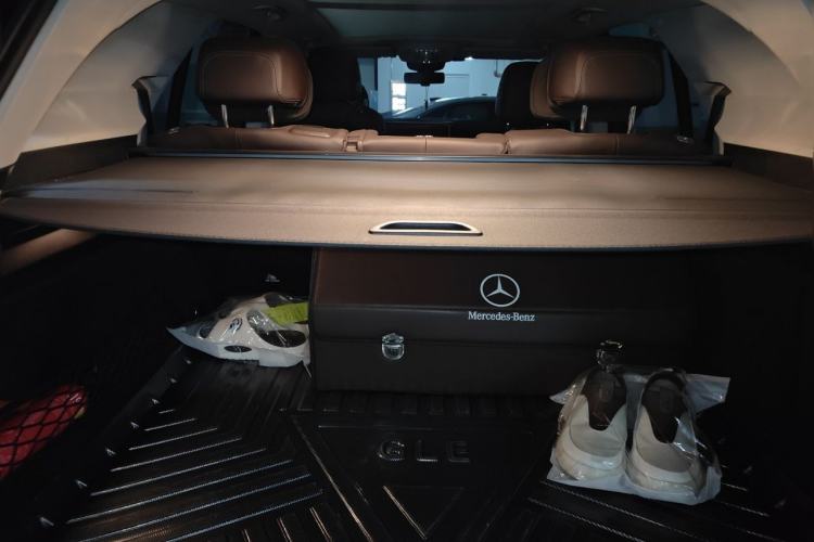 Used Mercedes-Benz GLE 2022 Facelifted GLE 350 4MATIC Fashion Edition Trunk