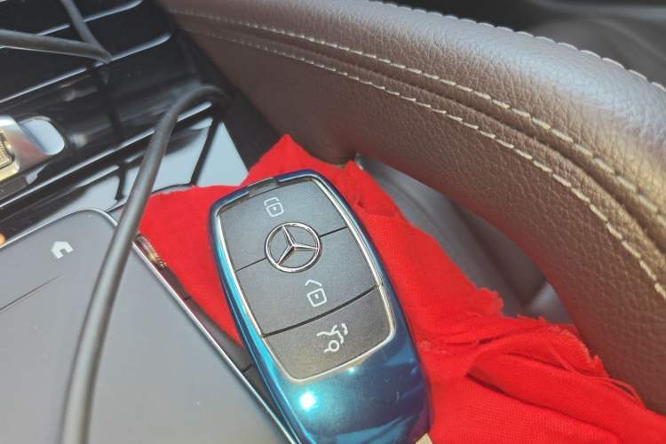 Used Mercedes-Benz GLE 2022 Facelifted GLE 350 4MATIC Fashion Edition Vehicle Key