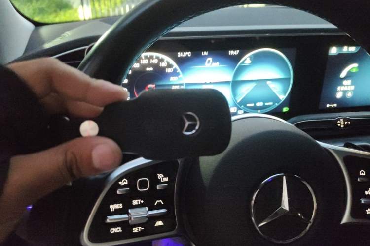 Used Mercedes-Benz GLE 2022 Refreshed GLE 450 4MATIC Luxury Edition Vehicle Key