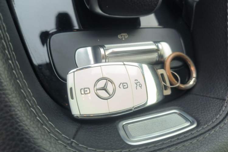 Used Mercedes-Benz GLE 2022 Refreshed GLE 350 4MATIC Coupe SUV Luxury Edition Vehicle Key