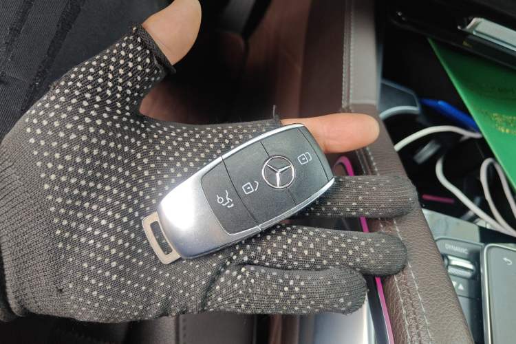 Used Mercedes-Benz GLE 2022 Refreshed GLE 450 4MATIC Stylish Edition Vehicle Key