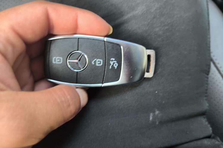 Used Mercedes-Benz GLE 2022 GLE 450 4MATIC Luxury Model Vehicle Key
