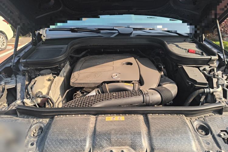 Used Mercedes-Benz GLE 2022 GLE 350 4MATIC Coupe SUV Fashion Model Engine Bay