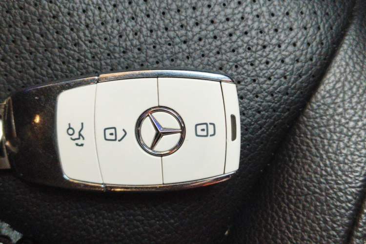 Used Mercedes-Benz GLE 2022 Refreshed GLE 450 4MATIC Coupe SUV Fashion Version Vehicle Key