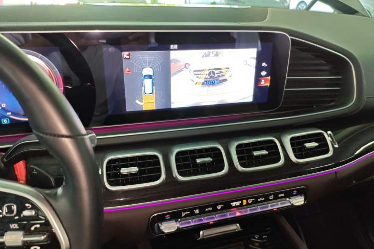 Used Mercedes-Benz GLE 2022 Facelifted GLE 350 4MATIC Fashion Edition Audio And AC Panel