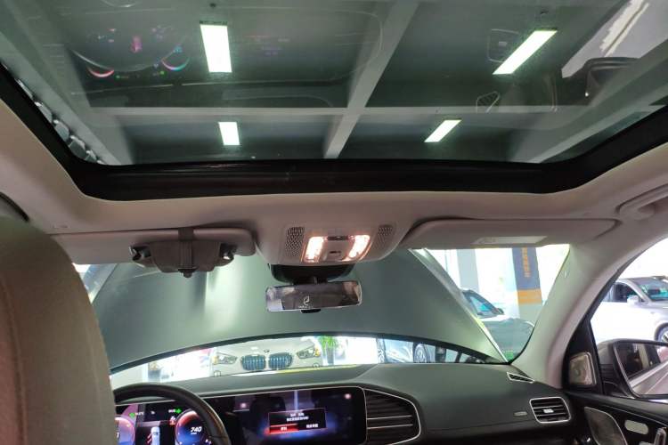 Used Mercedes-Benz GLE 2022 Facelifted GLE 350 4MATIC Fashion Edition Headliner