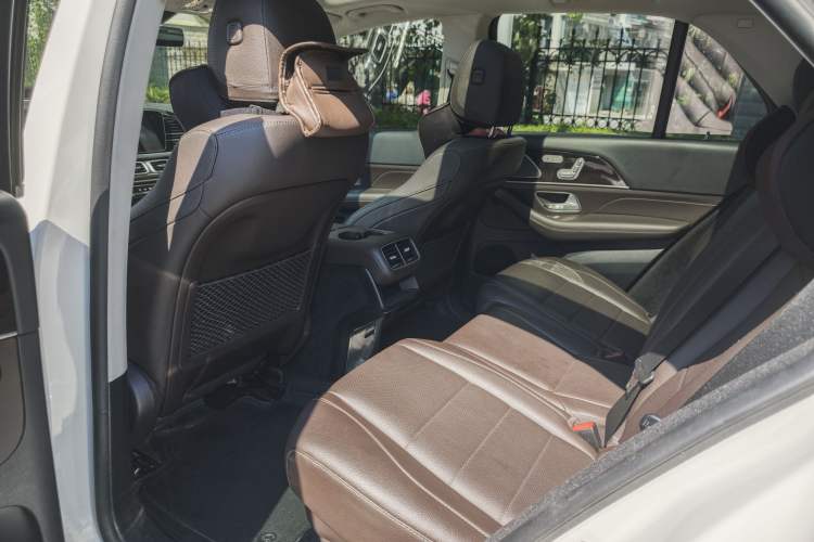 Used Mercedes-Benz GLE 2022 Facelifted GLE 350 4MATIC Fashion Edition Interior 3