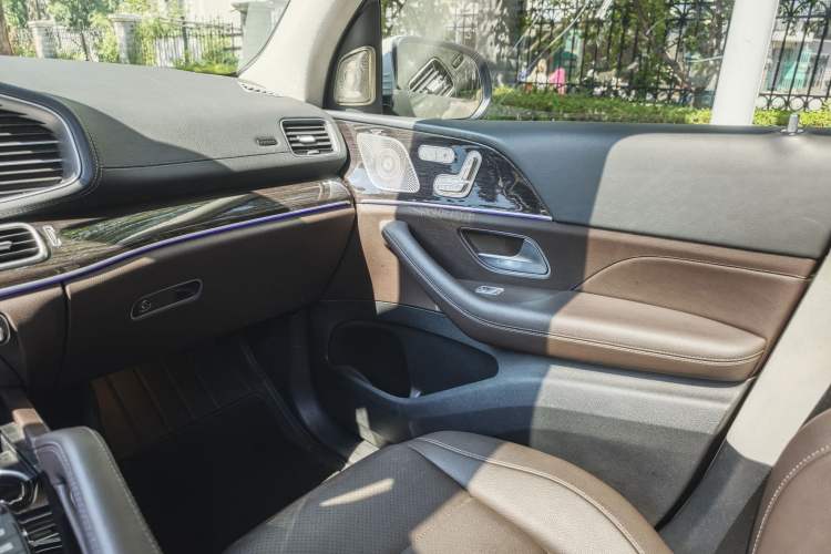 Used Mercedes-Benz GLE 2022 Facelifted GLE 350 4MATIC Fashion Edition Interior 8