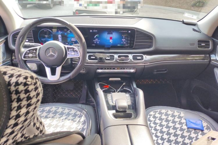 Used Mercedes-Benz GLE 2022 Facelifted GLE 350 4MATIC Fashion Edition Center Console