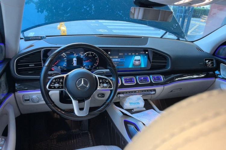 Used Mercedes-Benz GLE 2022 Facelifted GLE 350 4MATIC Fashion Edition Center Console