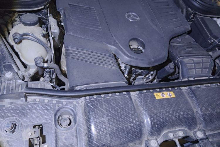 Used Mercedes-Benz GLE 2022 GLE 450 4MATIC Luxury Model Engine Bay