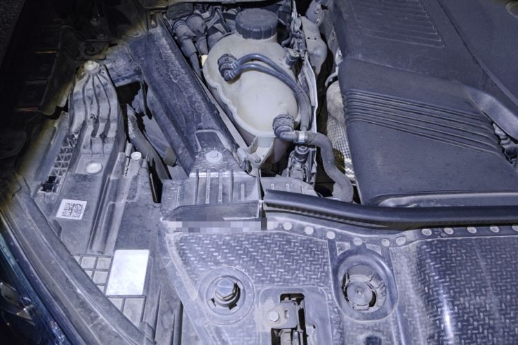 Used Mercedes-Benz GLE 2022 GLE 450 4MATIC Luxury Model Engine Bay Right