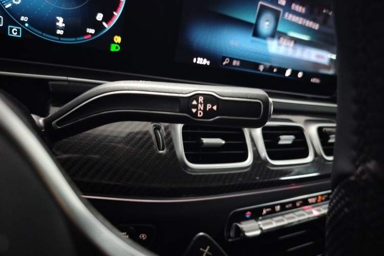 Used Mercedes-Benz GLE 2022 Refreshed GLE 350 4MATIC Coupe SUV Luxury Edition Gear Lever