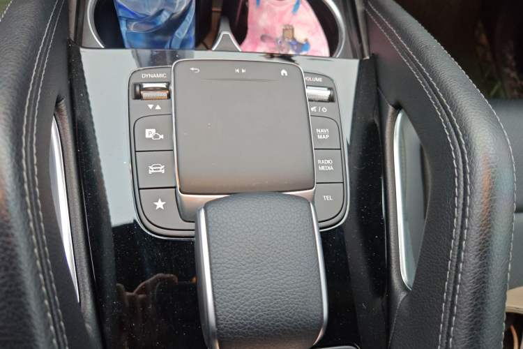 Used Mercedes-Benz GLE 2022 Refreshed GLE 450 4MATIC Coupe SUV Fashion Version Gear Lever