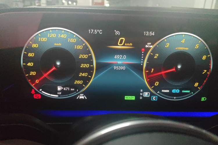 Used Mercedes-Benz GLE 2022 Refreshed GLE 450 4MATIC Stylish Edition Instrument Cluster