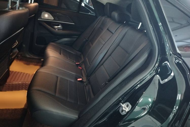 Used Mercedes-Benz GLE 2022 Refreshed GLE 350 4MATIC Coupe SUV Luxury Edition Interior 4