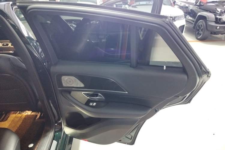 Used Mercedes-Benz GLE 2022 Refreshed GLE 350 4MATIC Coupe SUV Luxury Edition Interior 6