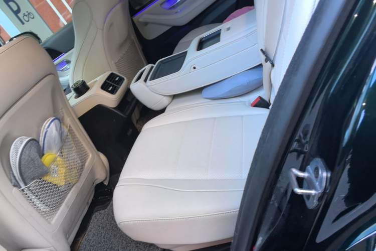 Used Mercedes-Benz GLE 2022 Facelifted GLE 350 4MATIC Fashion Edition Left Rear Seat
