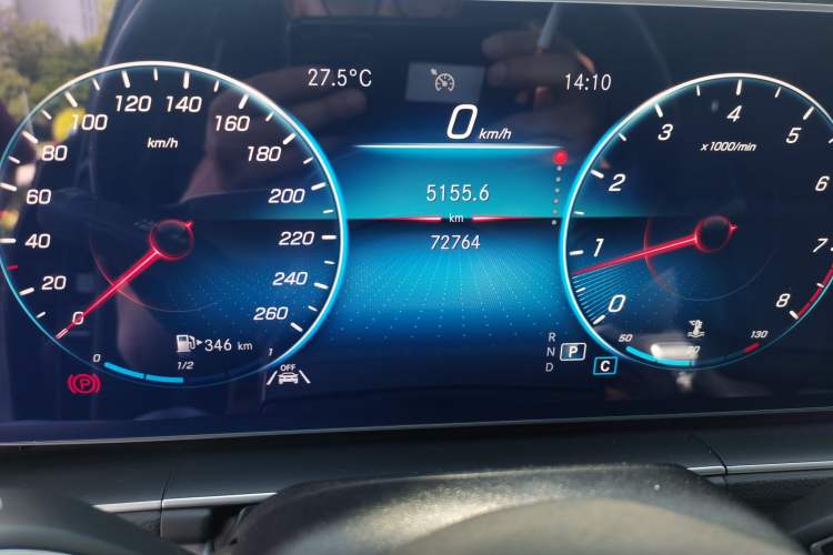 Used Mercedes-Benz GLE 2022 Restyled GLE 350 4MATIC Coupe SUV Fashion Version Odometer Close Up