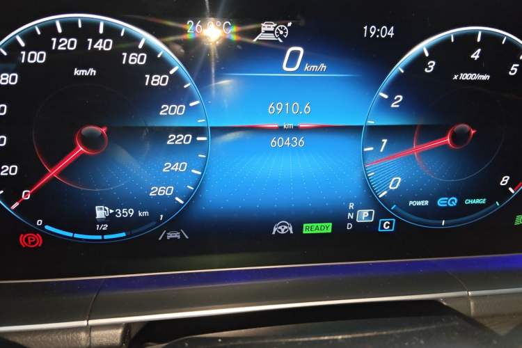 Used Mercedes-Benz GLE 2022 GLE 450 4MATIC Luxury Model Odometer Close Up