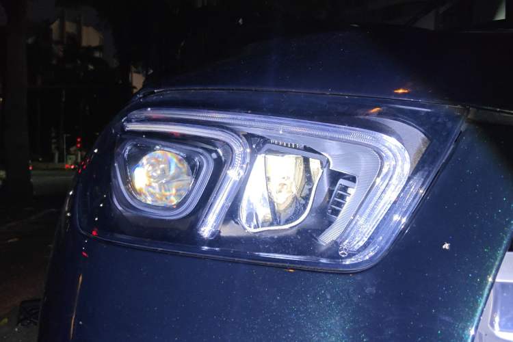 Used Mercedes-Benz GLE 2022 GLE 450 4MATIC Luxury Model Right Front Headlight
