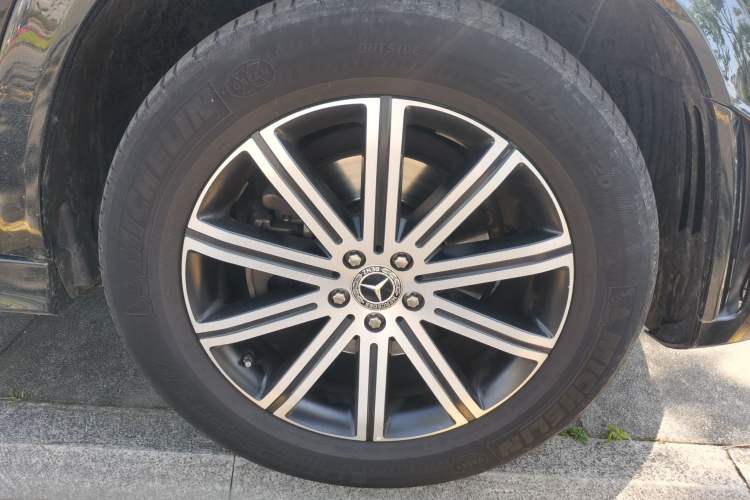 Used Mercedes-Benz GLE 2022 Restyled GLE 350 4MATIC Coupe SUV Fashion Version Right Front Wheel Hub