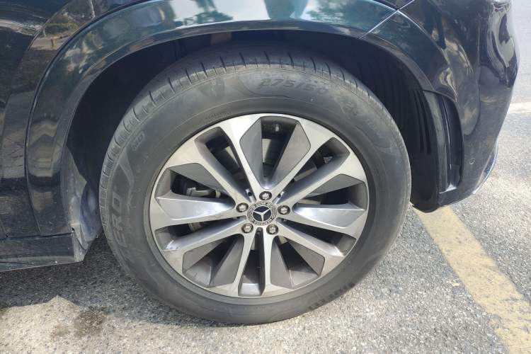 Used Mercedes-Benz GLE 2022 Facelifted GLE 350 4MATIC Fashion Edition Right Front Wheel Hub