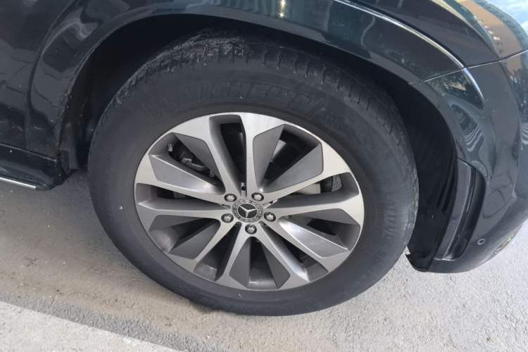 Used Mercedes-Benz GLE 2022 Facelifted GLE 350 4MATIC Fashion Edition Right Front Wheel Hub