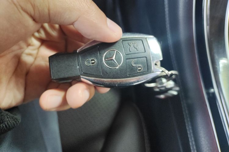 Used Mercedes-Benz GLE 2022 Facelifted GLE 350 4MATIC Fashion Edition Vehicle Key