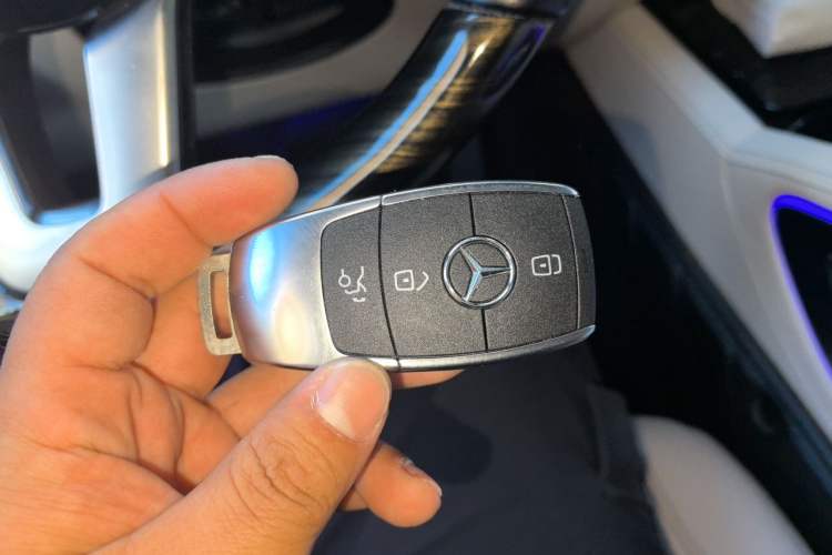 Used Mercedes-Benz GLE 2022 Facelifted GLE 350 4MATIC Fashion Edition Vehicle Key
