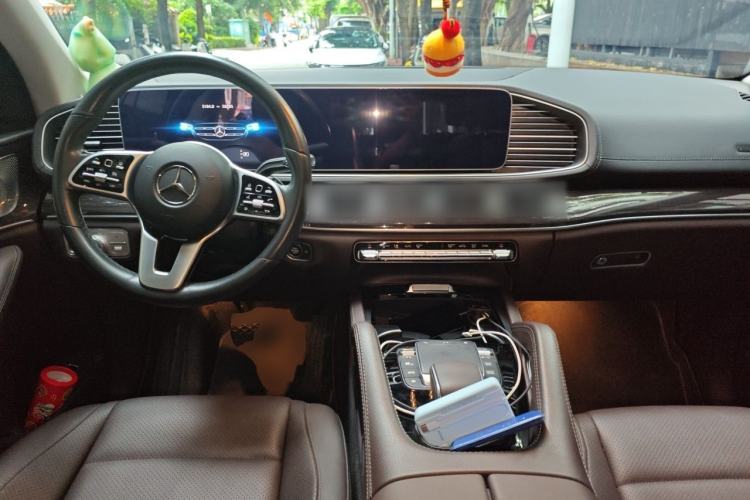 Used Mercedes-Benz GLE 2022 GLE 350 4MATIC Stylish Model Center Console