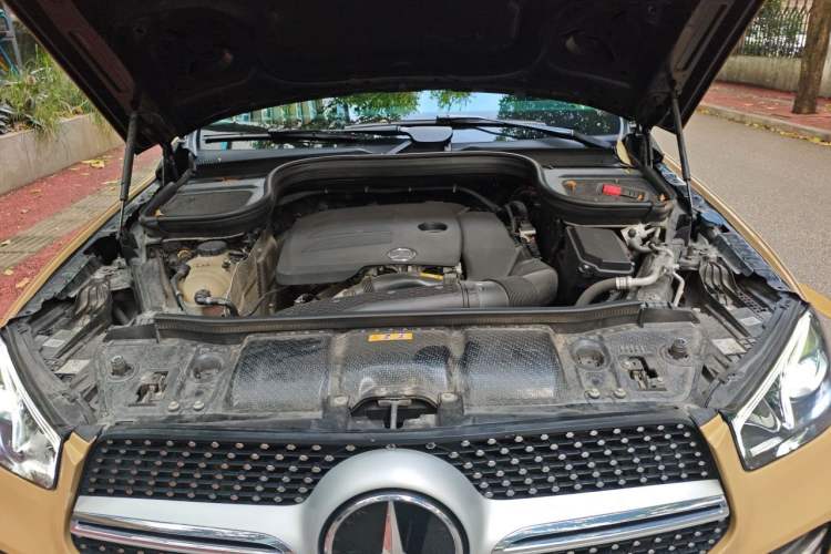 Used Mercedes-Benz GLE 2022 GLE 350 4MATIC Stylish Model Engine Bay