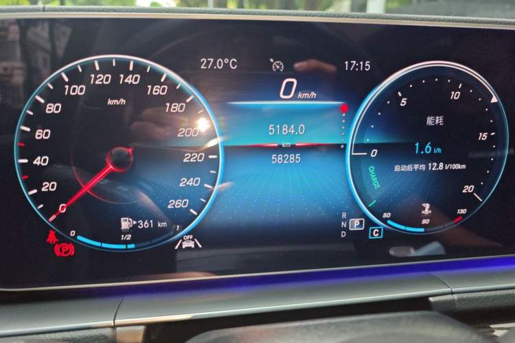 Used Mercedes-Benz GLE 2022 GLE 350 4MATIC Stylish Model Odometer Close Up