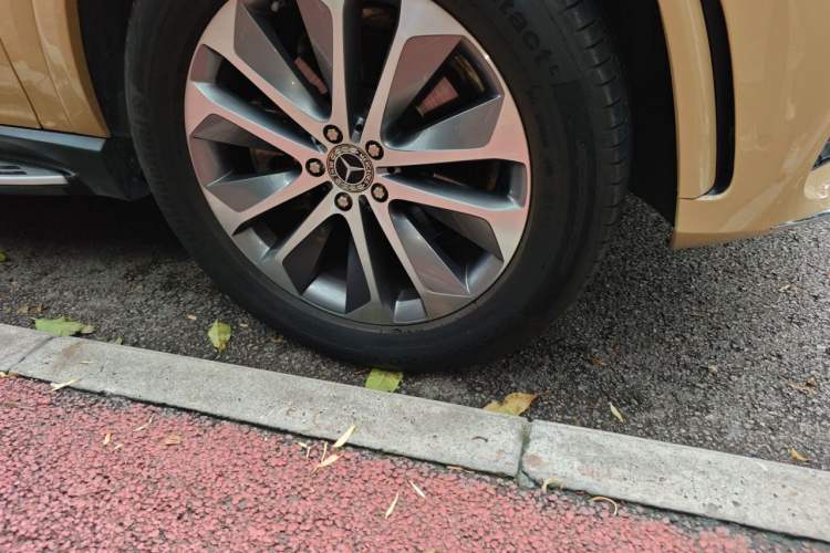 Used Mercedes-Benz GLE 2022 GLE 350 4MATIC Stylish Model Right Front Wheel Hub