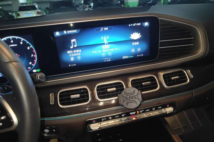 Used Mercedes-Benz GLE 2022 GLE 350 4MATIC Stylish Model Audio And AC Panel