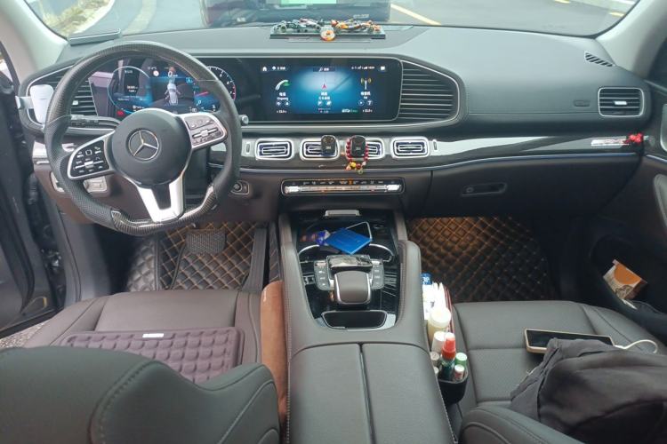 Used Mercedes-Benz GLE 2022 GLE 350 4MATIC Stylish Model Center Console
