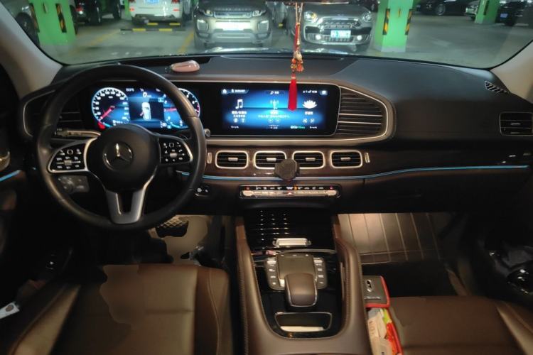 Used Mercedes-Benz GLE 2022 GLE 350 4MATIC Stylish Model Center Console