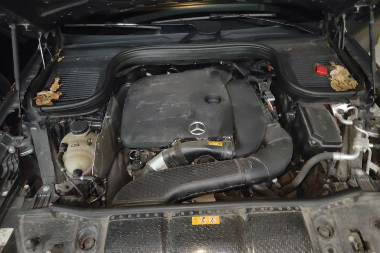 Used Mercedes-Benz GLE 2022 GLE 350 4MATIC Stylish Model Engine Bay