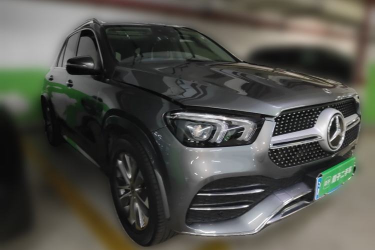 Used Mercedes-Benz GLE 2022 GLE 350 4MATIC Stylish Model Front Right 45 Deg