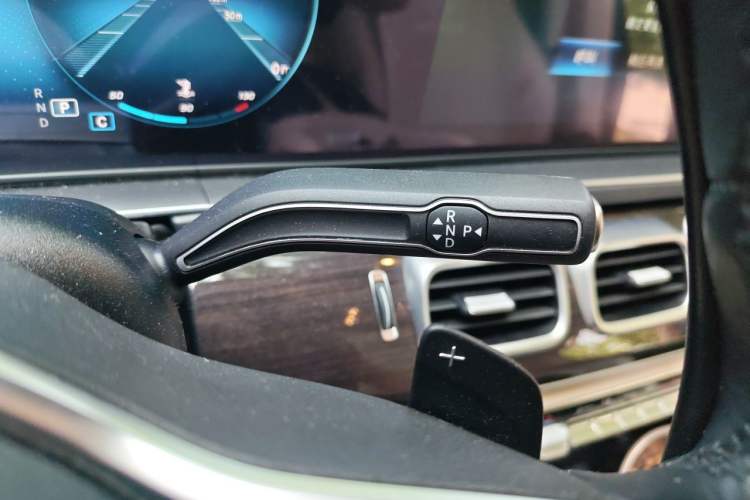 Used Mercedes-Benz GLE 2022 Facelifted GLE 350 4MATIC Fashion Edition Gear Lever