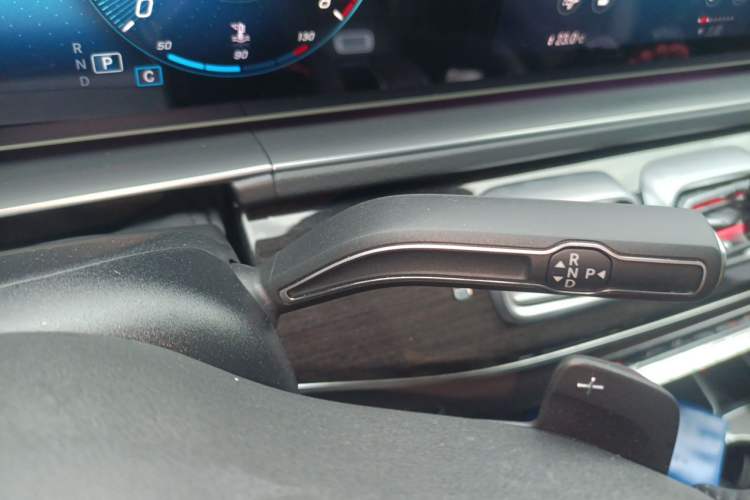 Used Mercedes-Benz GLE 2022 GLE 350 4MATIC Stylish Model Gear Lever